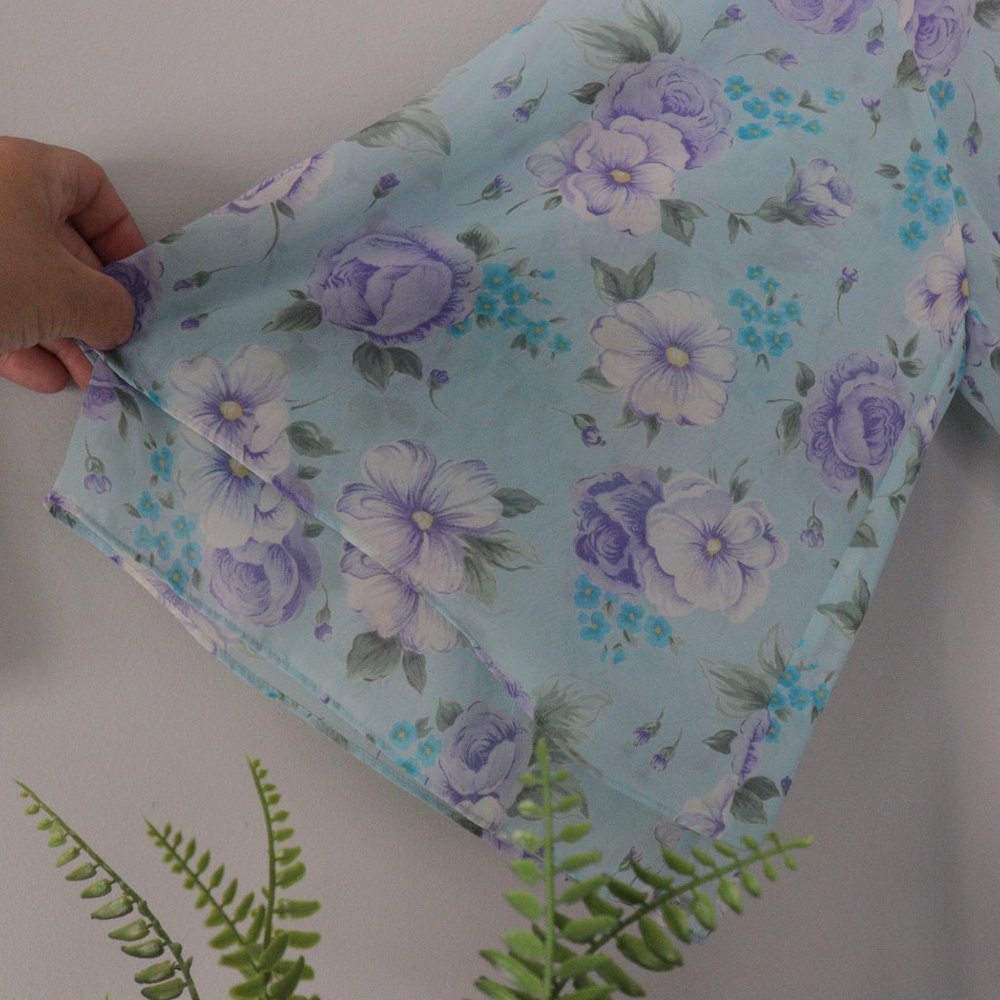 🌏 Sheer Floral Wrap Robe – Size S - Picture 8 of 10